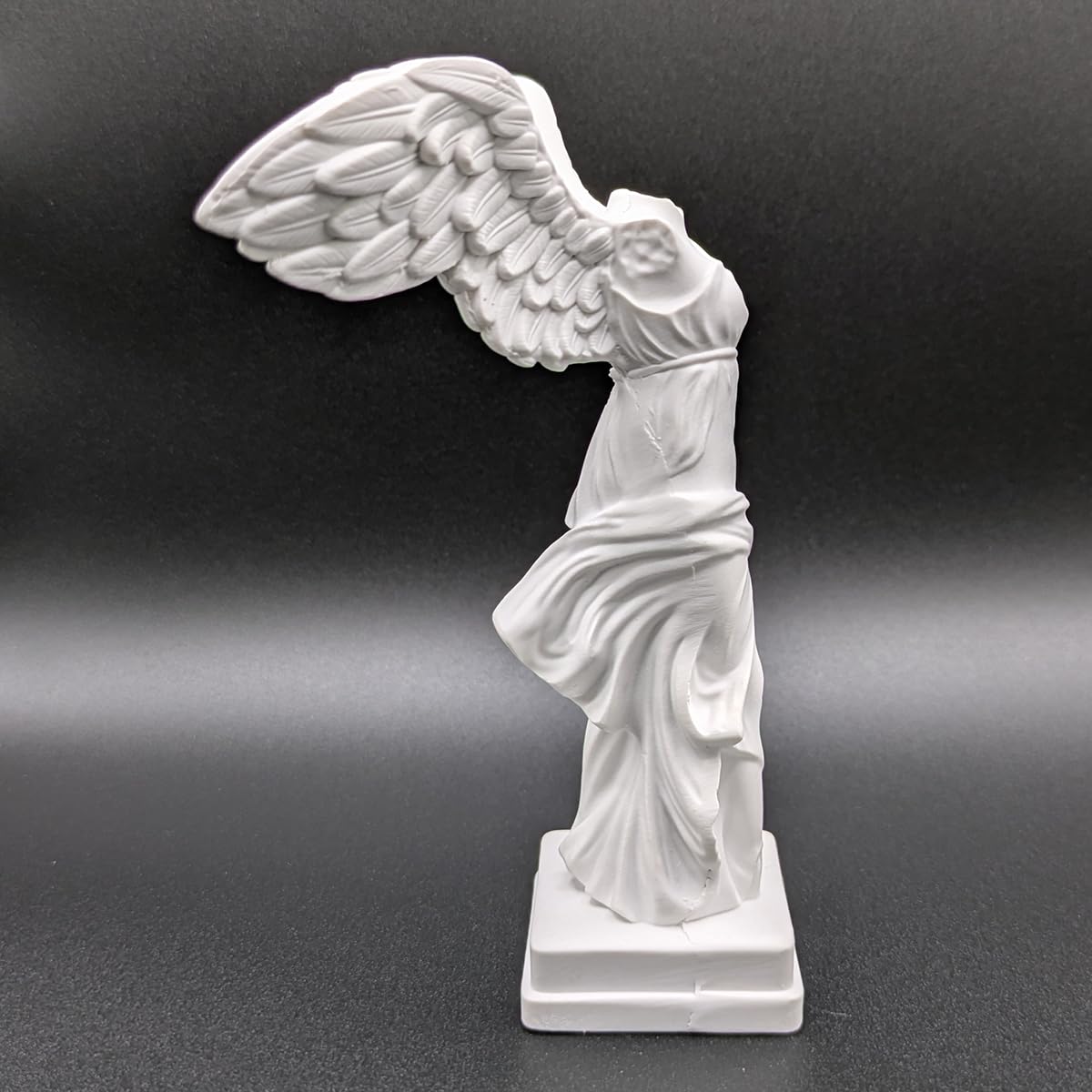 Amazon.co.jp: サモトラケのニケ 石膏像風 フィギュア ルーブル美術館